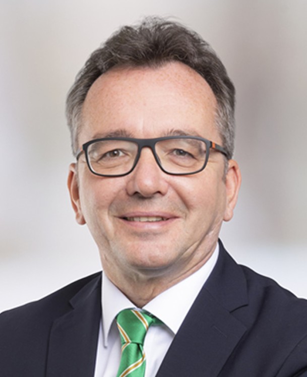 Porträtfoto von Volker Scherer, Bezirksdirektor Stuttgart-West