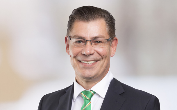 Porträtfoto von Joachim Schwesinger, Bezirksdirektor Stuttgart-Süd