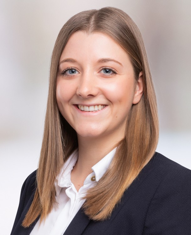 Portätfoto von Sabrina Ebi, Mitarbeiterin im Innendienst